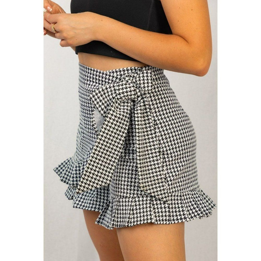 WHITE BIRCH CLOTHING HOUNDSTOOTH CHECK RUFFLED SKORT SHORTS W/ SIDE BOW P40234XL